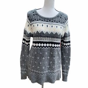 American Eagle lightweight cotton stretchy sweater in EUC‎